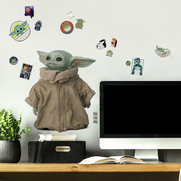 Se Star Wars Mandalorian - Baby Yoda Wallstickers hos MM Action