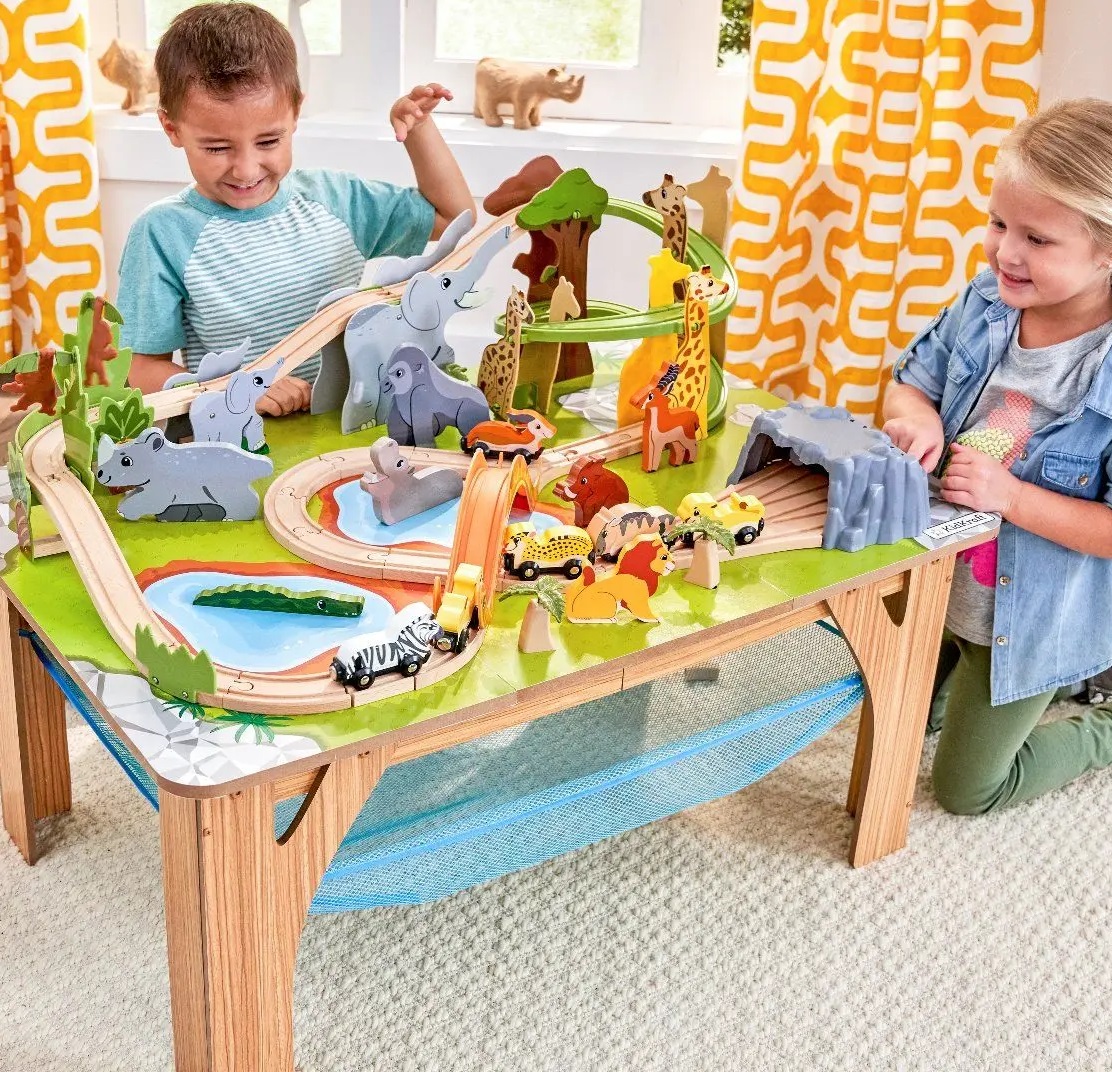 Billede af Kidkraft Adventure Tracks Saferi Tog legebord m/tilbehør