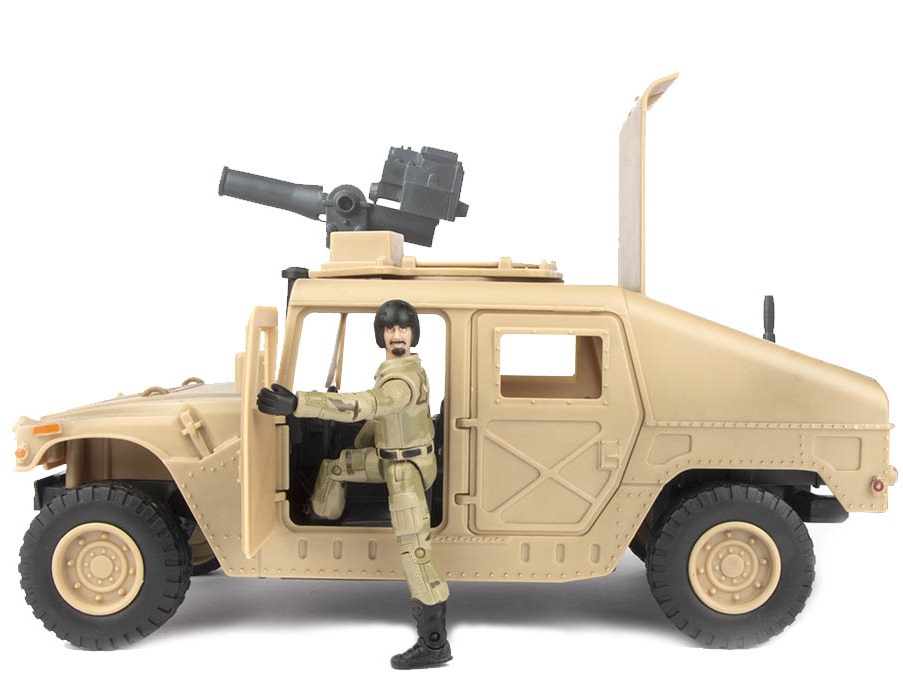 Se World Peacekeepers 1:18 Militær Humvee / Hummer Model D hos MM Action