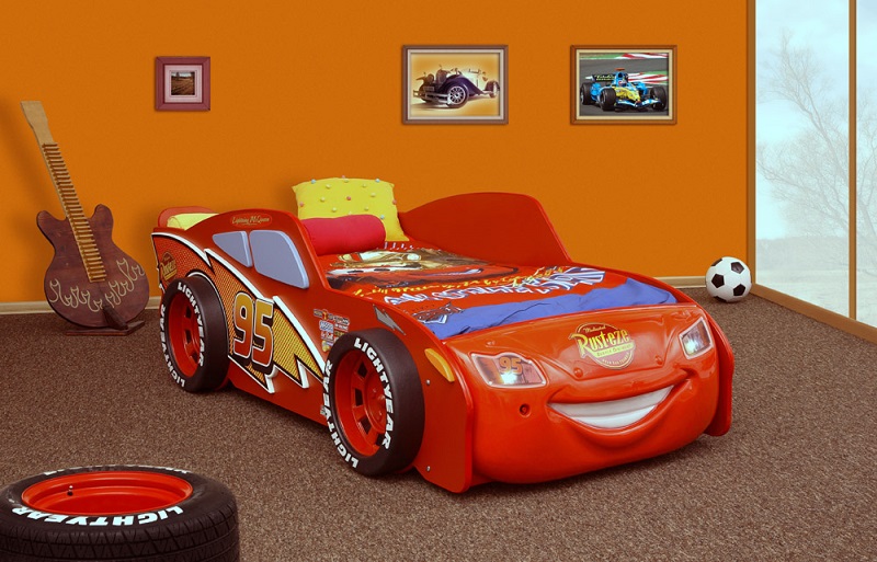 Cars mcqueen børne træ bil seng m/led og madras (udgået) Lastbil seng