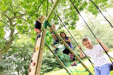 Hörby Bruk Træ Active Climb Gyngestativ med klatrevæg+net-2