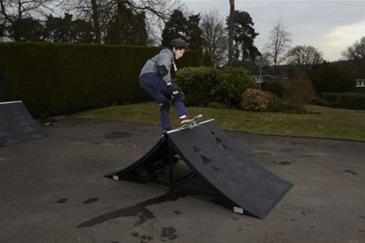 Rampage Double Spine Skaterampe-3