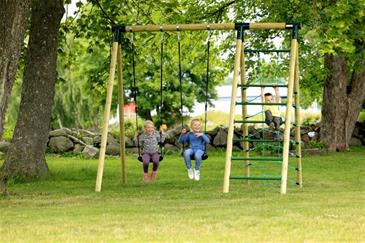 Hörby Bruk Træ Active  Gyngestativ med klatrenet-2