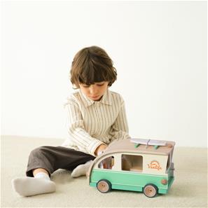 Classic World Træ autocamper med figurer (fra 18 mdr.)-4