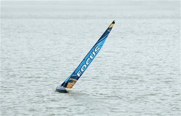 Focus V3 RC Sejlbåd – Stor 2,4 GHz RTR Yacht FlySky i6 Blå-3