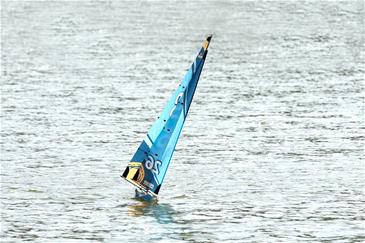 Focus V3 RC Sejlbåd – Stor 2,4 GHz RTR Yacht FlySky i6 Rød-4