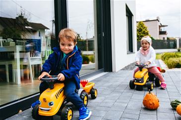 JCB Gå-Traktor med Trailer og værktøj-11